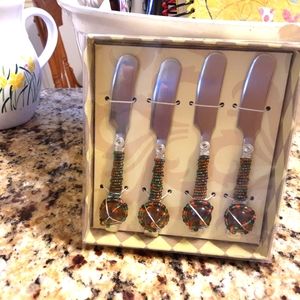 CYPRESS HOME SET OF 4 JEWELED SPREADERS